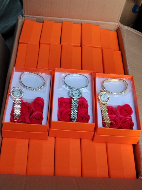 NINI QUALITY WATCH  SET WITH PETALS
