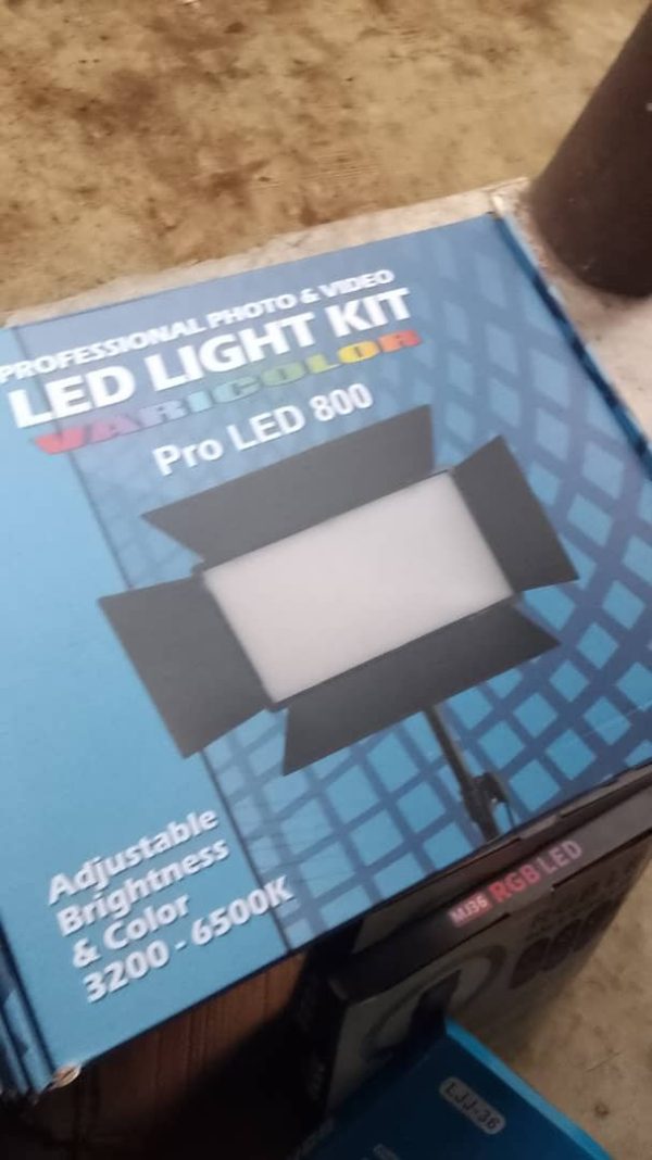 pro led 800 rechargeable led light kit with variant colours
