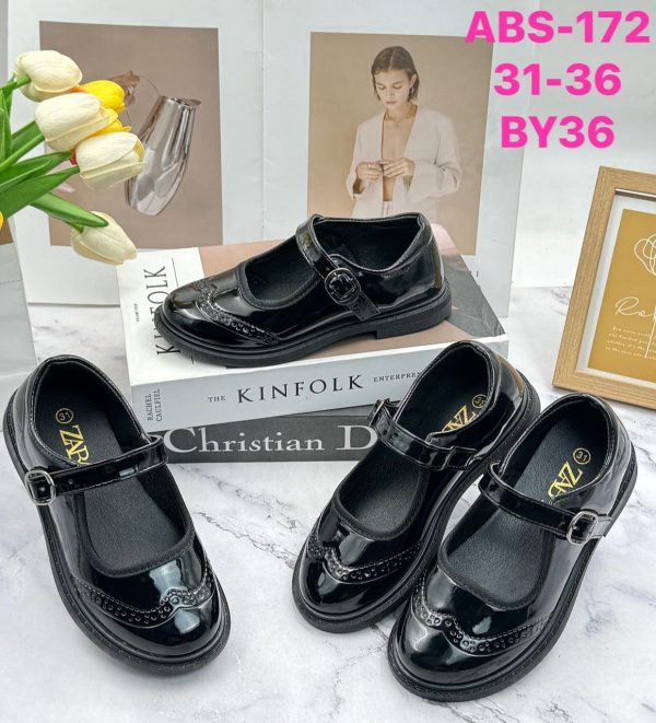 Code 172 glossy school shoe