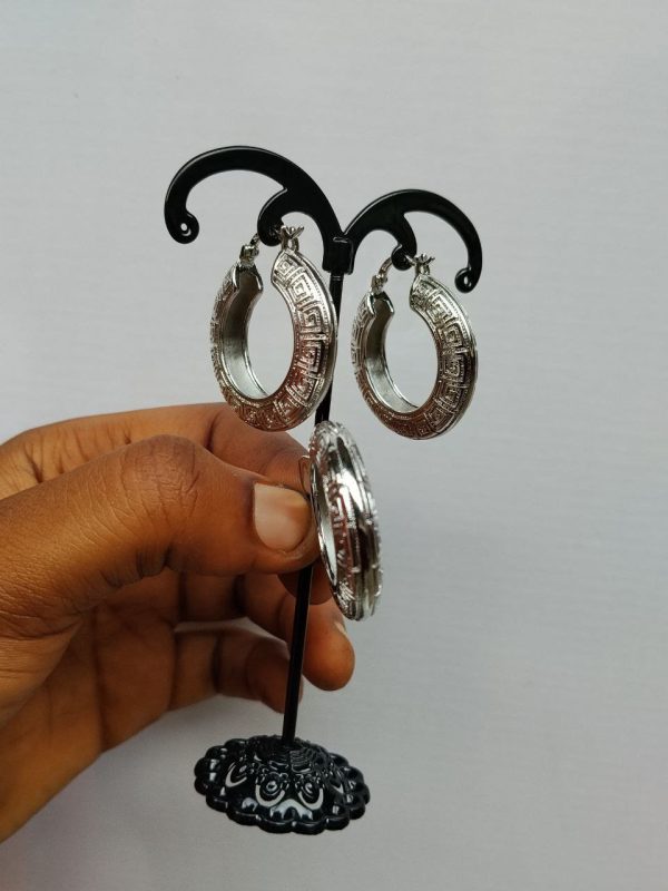 QUALITY NON TARNISH SUNBELLE EARRING OLB004
