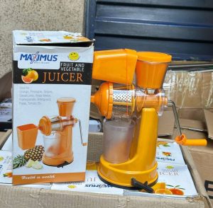 MULTIFUNCTIONAL MANUAL JUICER