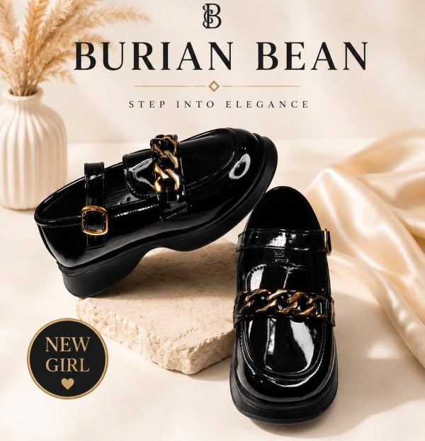 New girl glossy shoe
