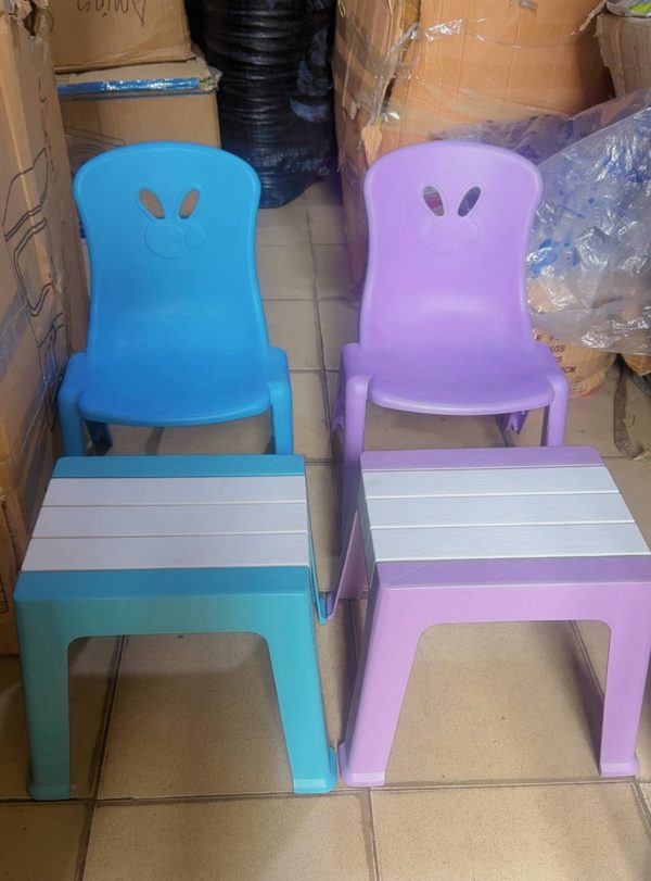 Kiddies Chair with table