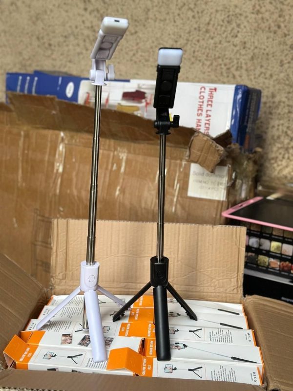 Selfie stick with light